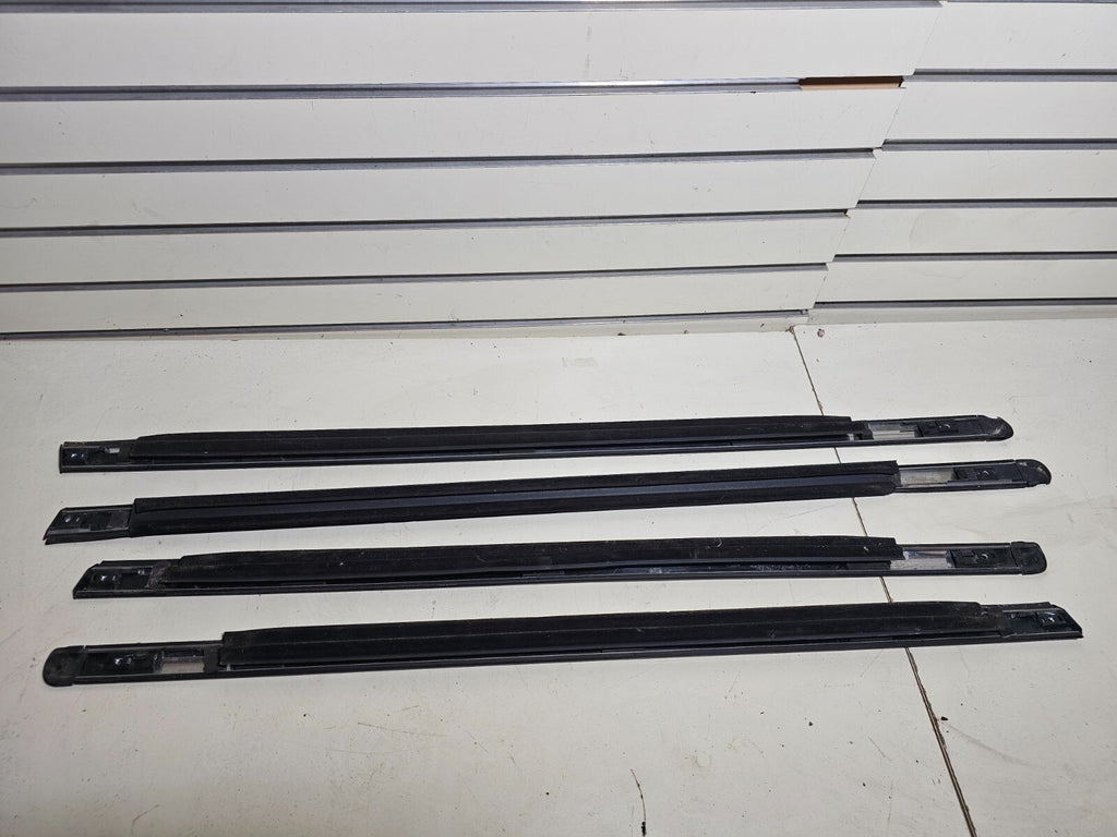 🔥05-10 CHRYSLER 300 300C WINDOW TRIM CHROME SWEEP BELT FELT MOLDING OEM SRT8