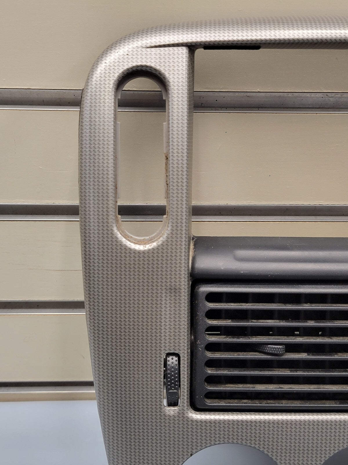 02-05 FORD EXPLORER RADIO AUDIO CLIMATE TEMPERATURE CONTROL BEZEL TRIM silver