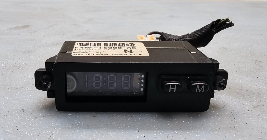 🔥94-02 Marquis Crown Victoria 94-97 Lincoln Town Car Dash Clock BLACK