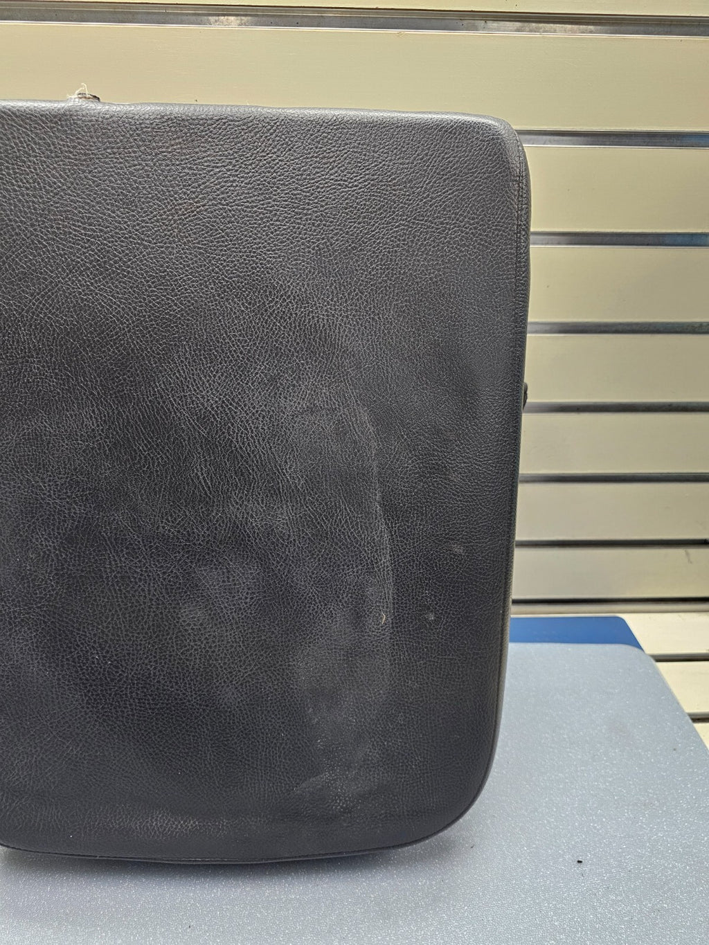 🔥02-08 Dodge RAM Center Console Jump Seat ARMREST Lid Leather/Cloth Black JS7