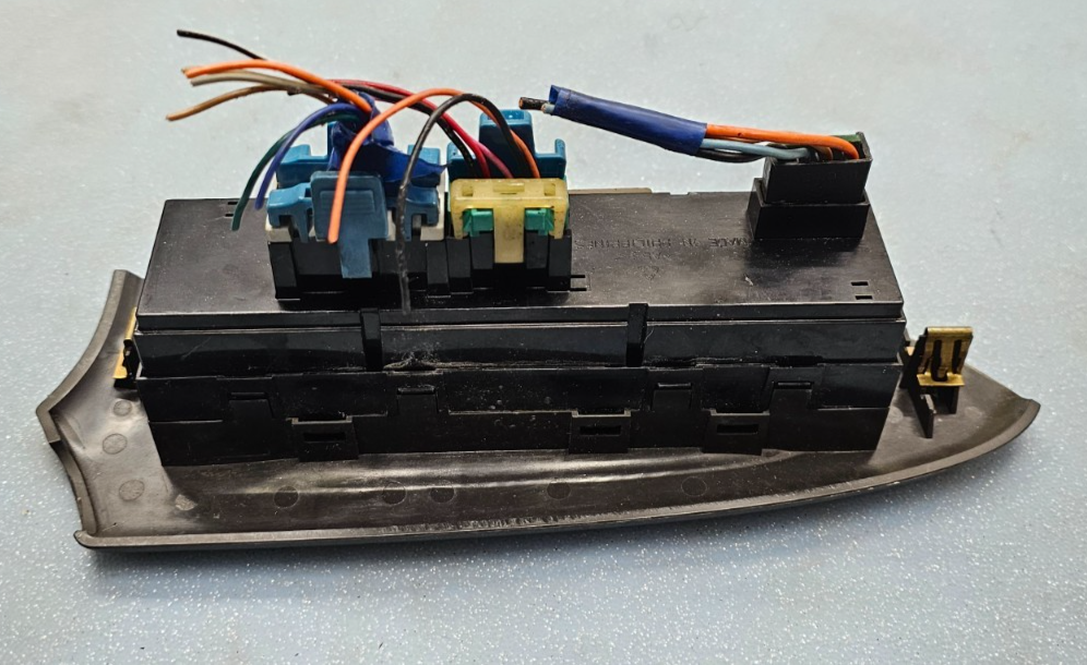🔥02-05 CHEVY TRAILBLAZER Window Switch Front RIGHT Passenger Side GRAY OEM