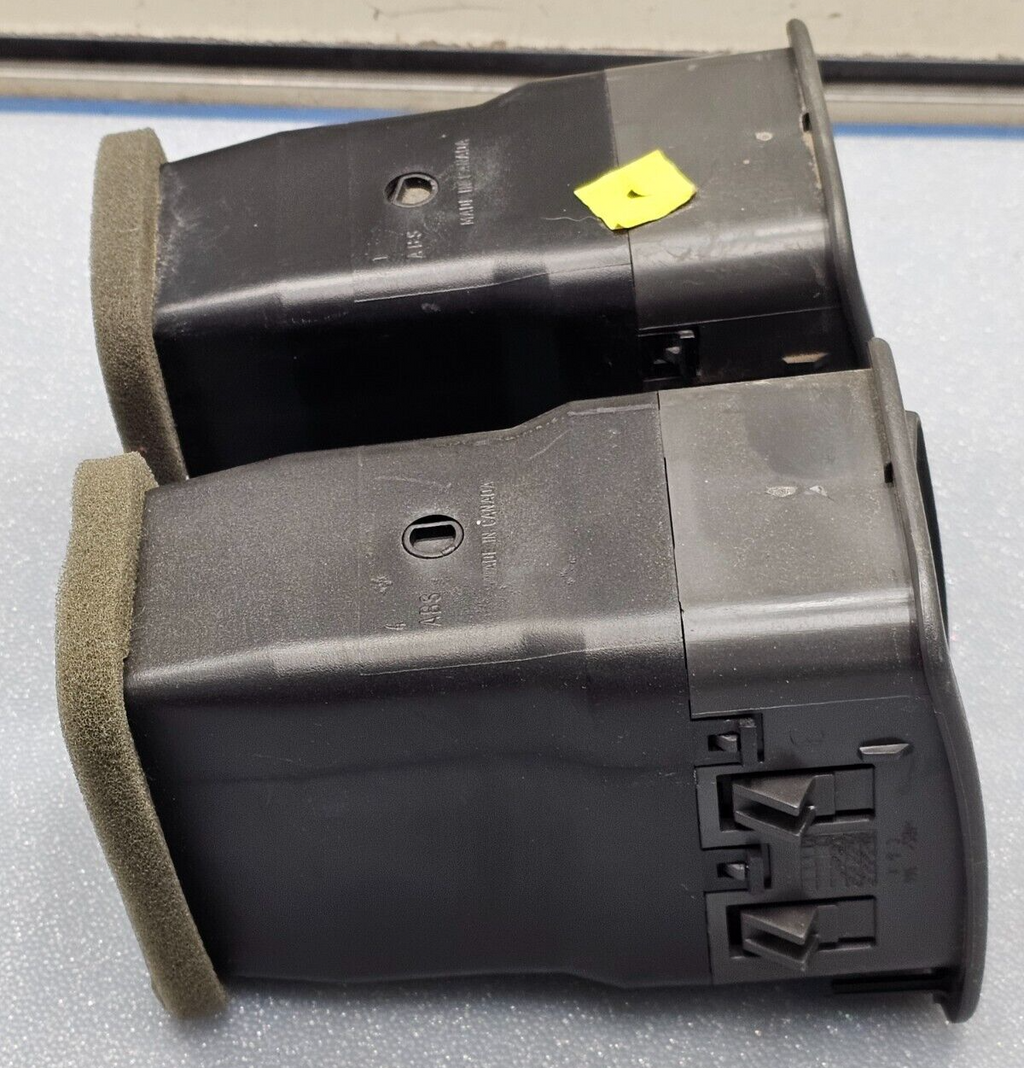 🔥99-06 Silverado SIERRA Dash A/C Heater AIR VENT Passenger Right DG Q=2 VT11