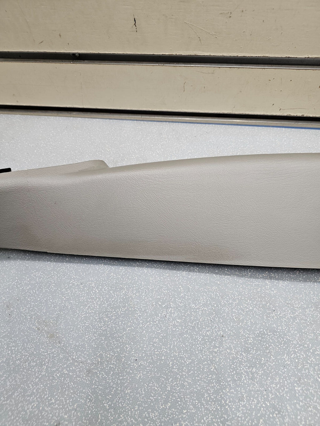🔥99-06 SILVERADO SIERRA Roof Molding A PILLAR Trim LEFT Driver LIGHT GRAY P3