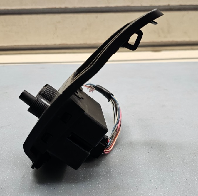 🔥05-07 Saturn Relay Headlight Head Light Lamp Headlight Switch Control Black