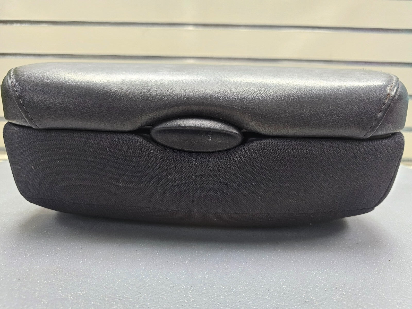 🔥02-08 Dodge RAM Center Console Jump Seat ARMREST Lid Leather/Cloth Black JS7