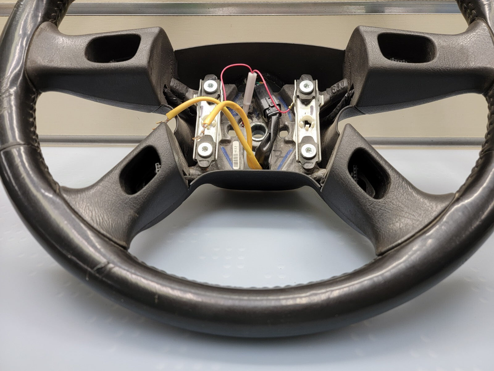 🔥03-06 SILVERADO SIERRA YUKON TAHOE SUBURBAN STEERING WHEEL LEATHER BLACK