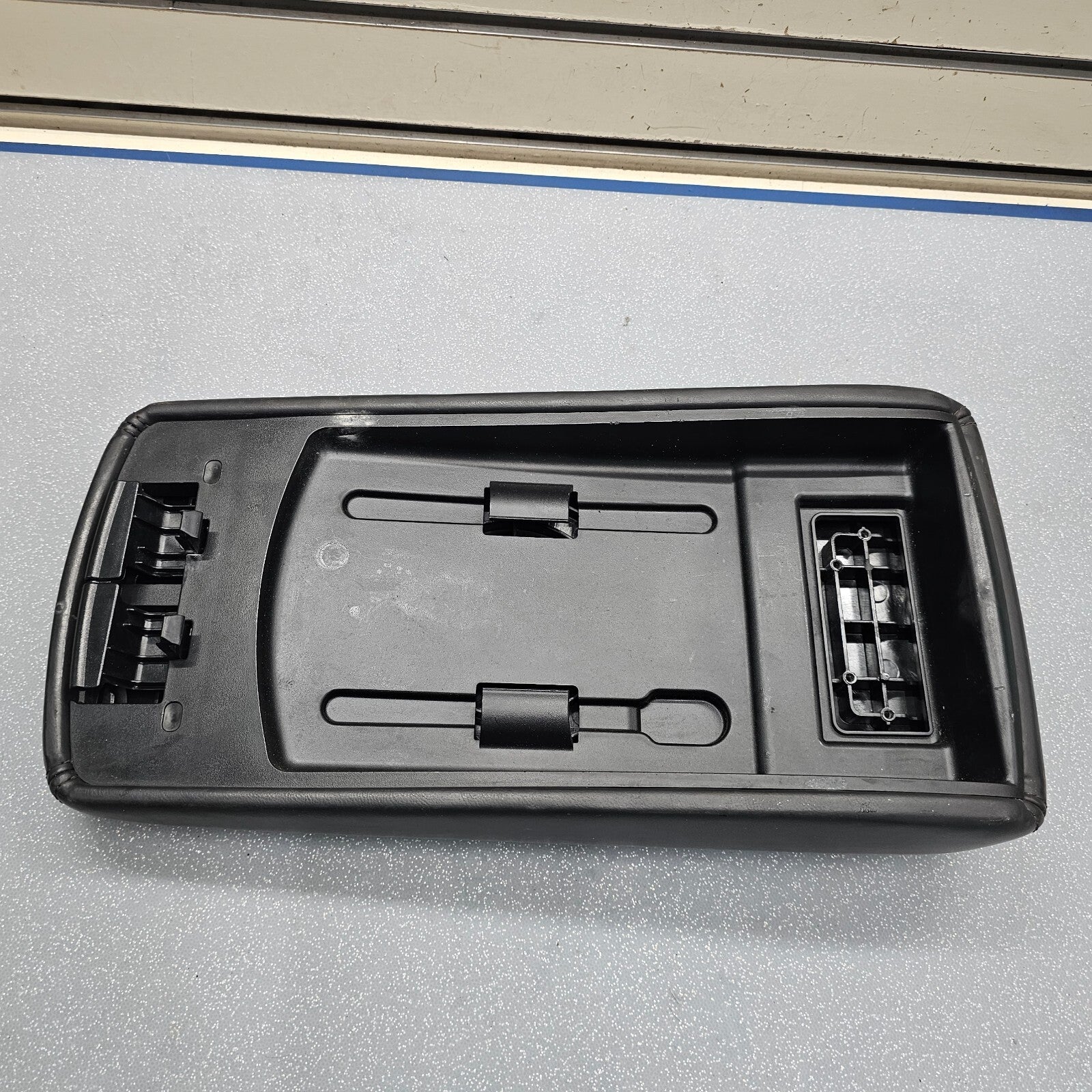 🔥08-10 Dodge Charger Center Console Arm Rest Lid Leather Assembly Cover BLACK