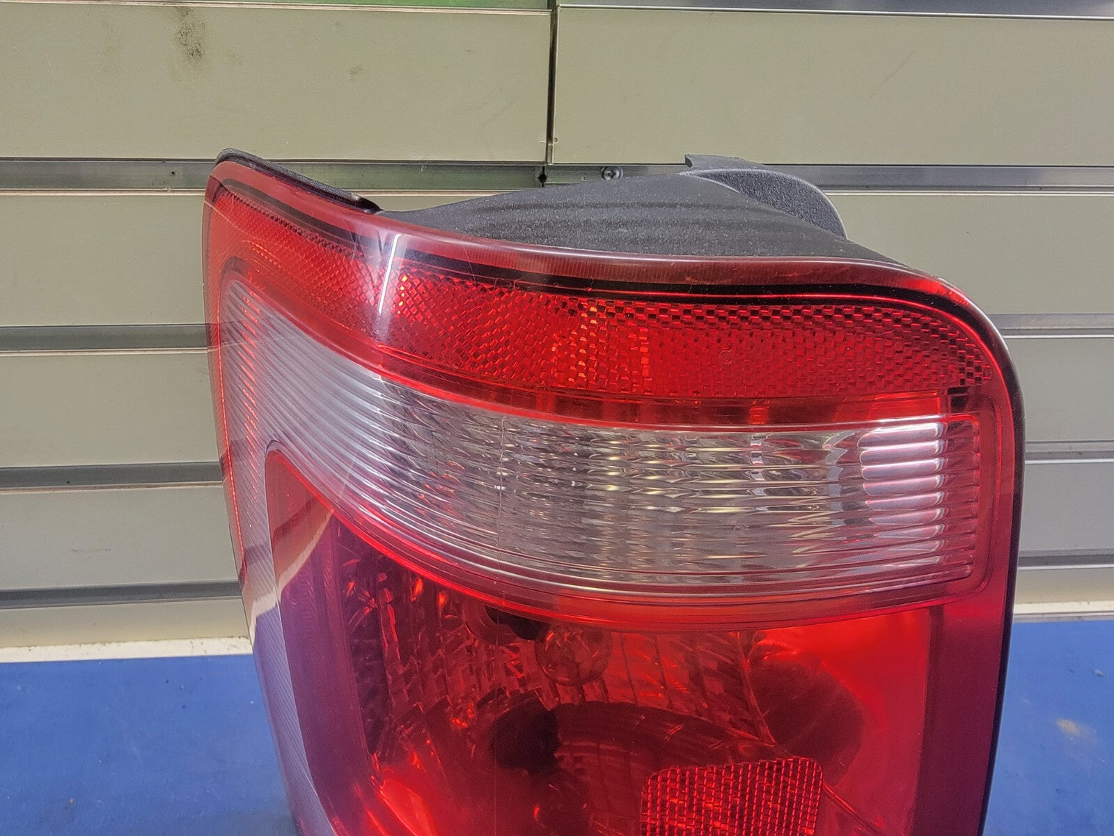 🔥08-12 Ford Escape left driver Side Rear Tail Light Lamp Assembly chrome OEM