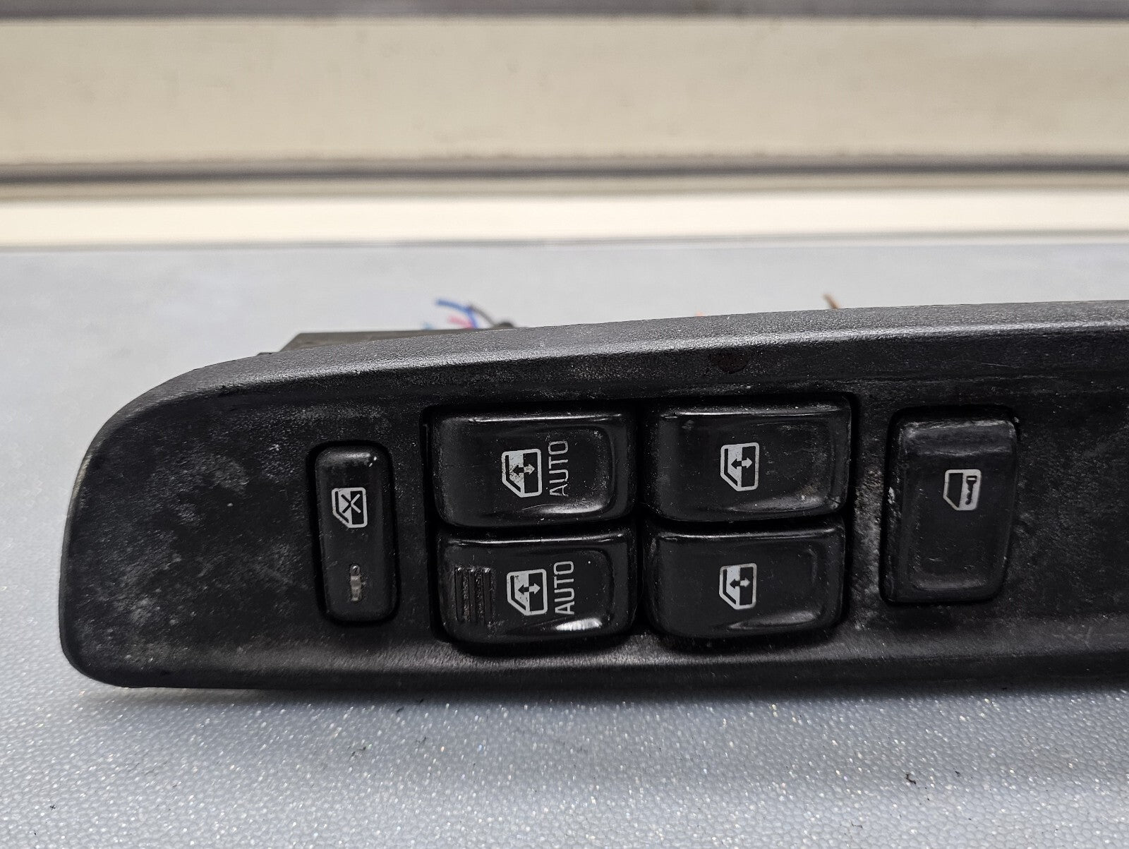 🔥02-05 GMC ENVOY Window Switch Front LEFT Master Driver Side BLACK WS22