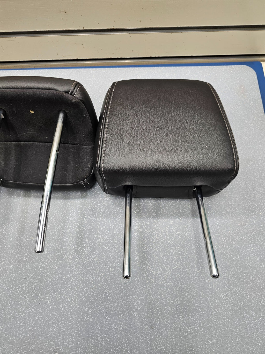 🔥2012 - 2014 Ford Focus Set of 3 Rear Headrests Black Leather OEM