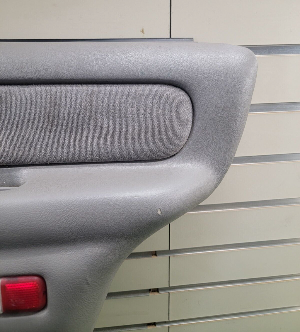 🔥95-99 Chevy GMC Silverado escalade DOOR PANEL Rear RIGHT Auto LIGHT GRAY D2