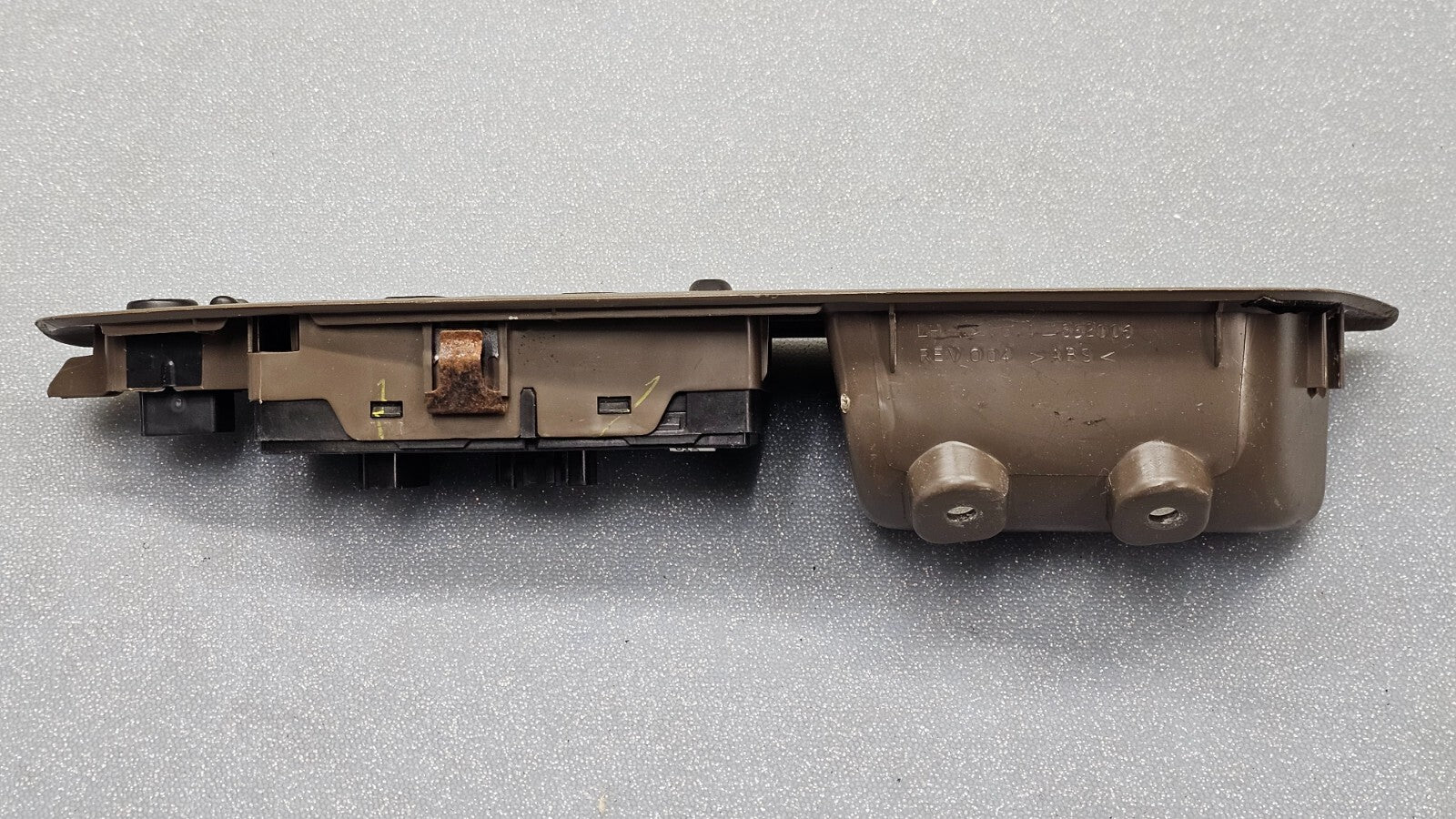 🔥06-08 CHEVY IMPALA LEFT DRIVER MASTER POWER WINDOW SWITCH BEZEL ASSEMBLY TAN