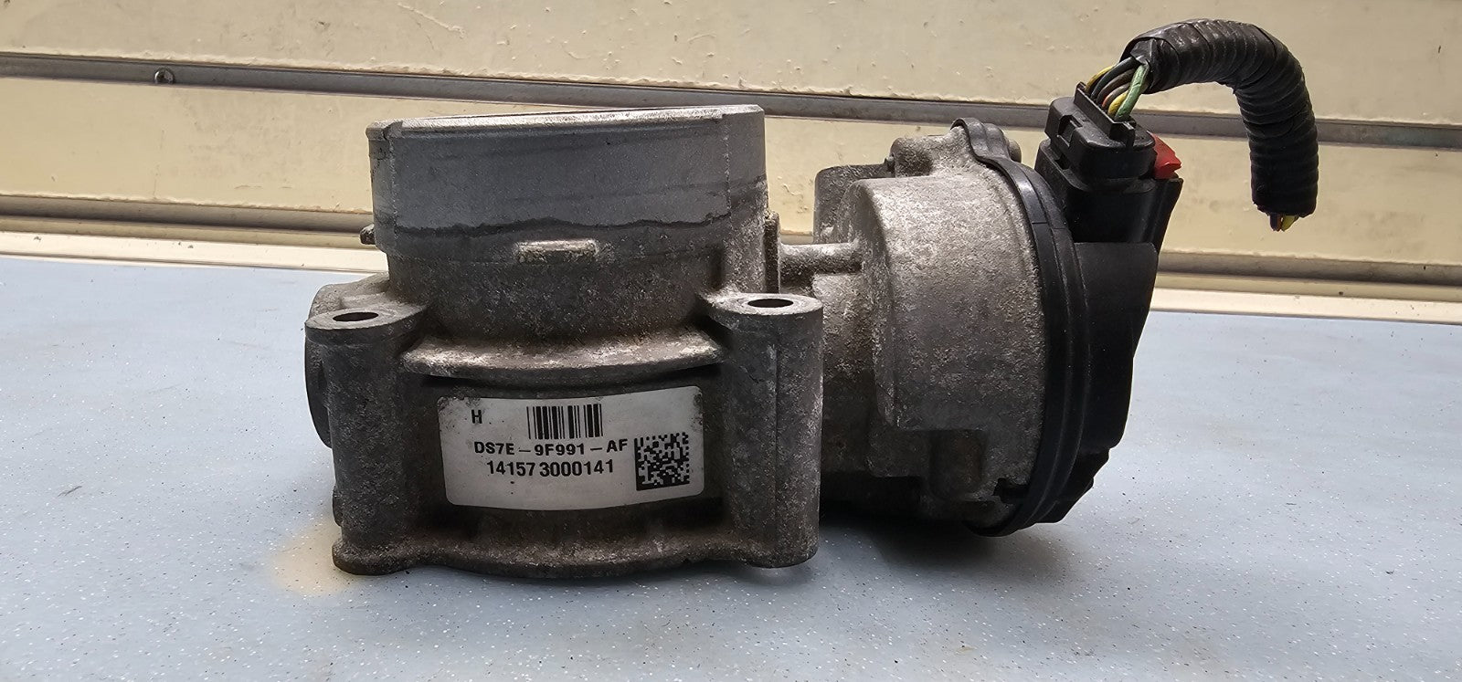 🔥2010-2015 Ford Explorer Mustang Focus Throttle Body Valve Assembly OEM
