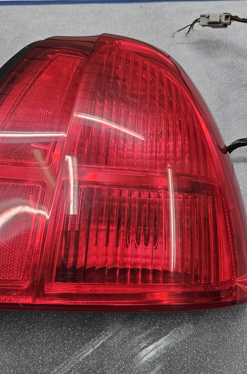 🔥03-11 Lincoln Town Car Right Passenger Tail Brake Stop Light Lamp OEM
