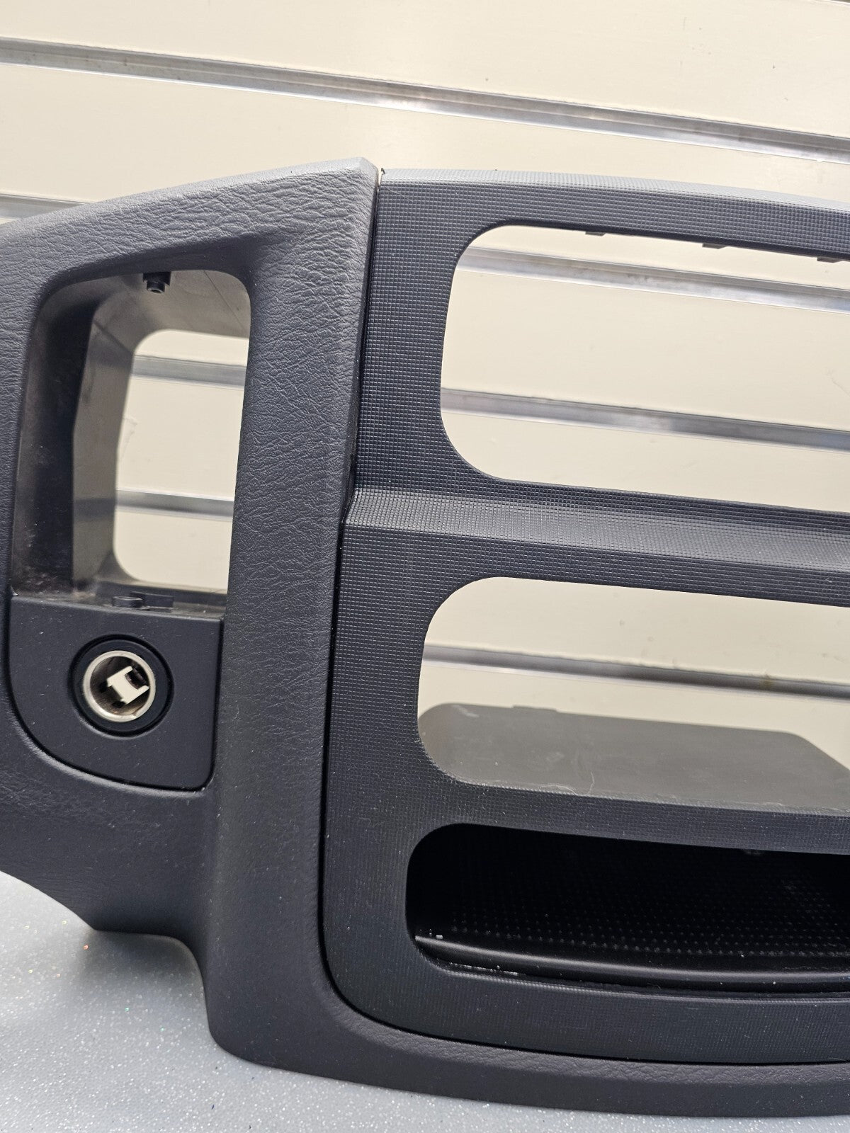 🔥02-05 Dodge RAM Dash RADIO SUUROUND Bezel Climate Trim Panel Storage Black B10