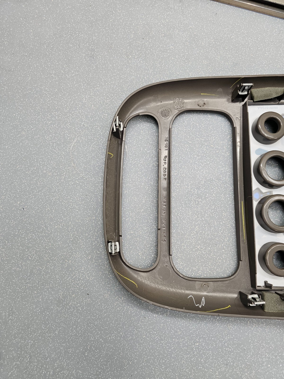 🔥01-05 Chrysler PT CRUISER Dash Radio Bezel Climate Trim Panel TAN B17