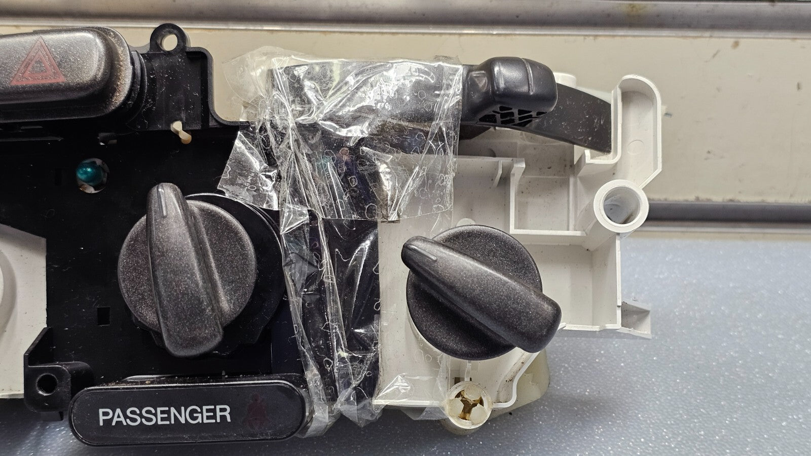 04-05 Toyota Yaris Dash Heater AC Tempreture Climate Control Module Conditioning
