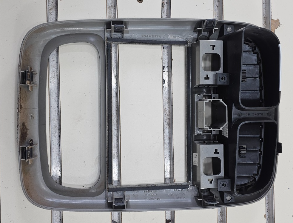 🔥01-05 Saturn L100 L200 L300 Radio Vent Center Bezel Dash Trim Silver/Black OEM