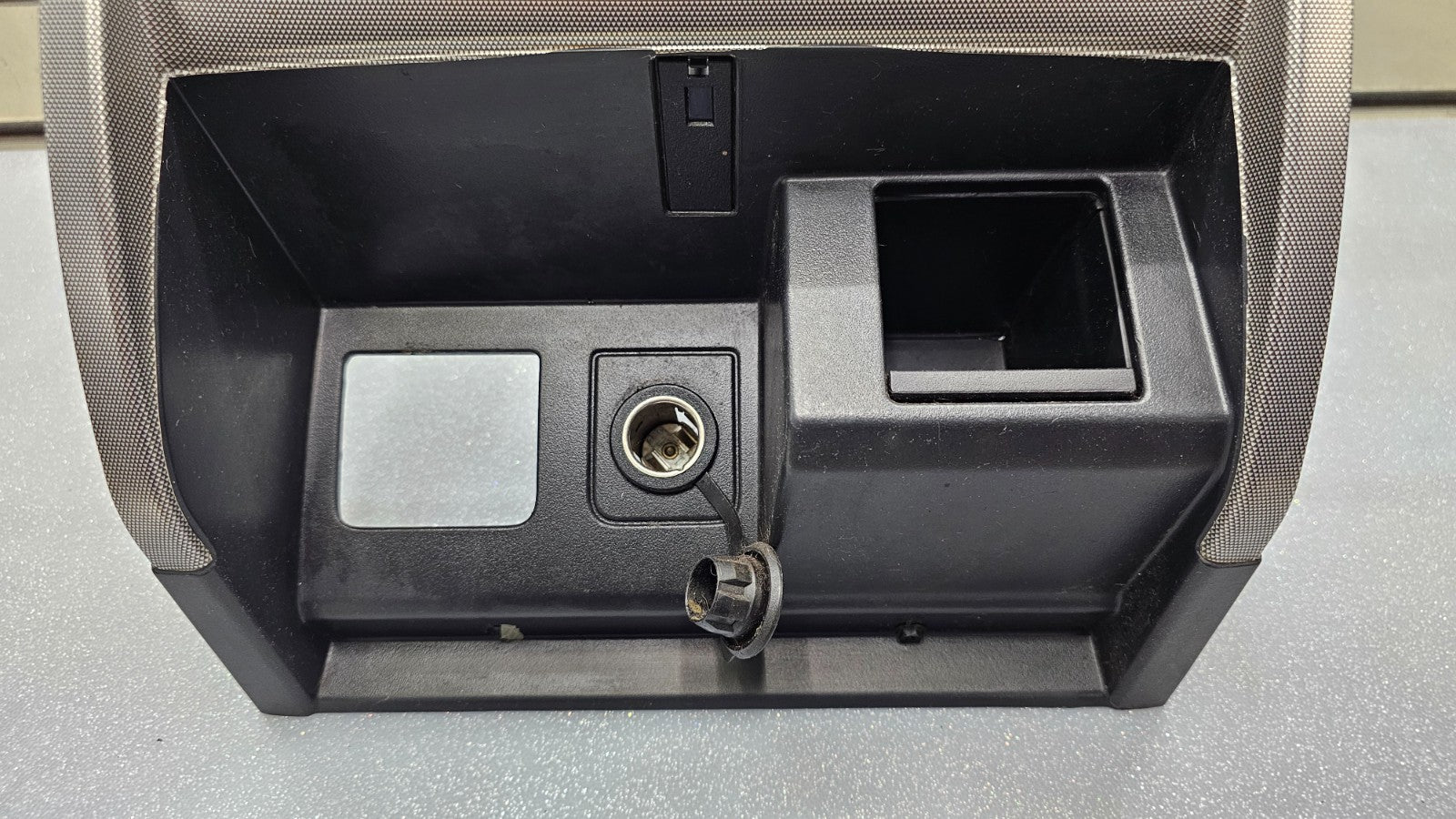 🔥05-07 Dodge DAKOTA Center Dash Radio Stereo Bezel Climate Trim Panel GRAY B12