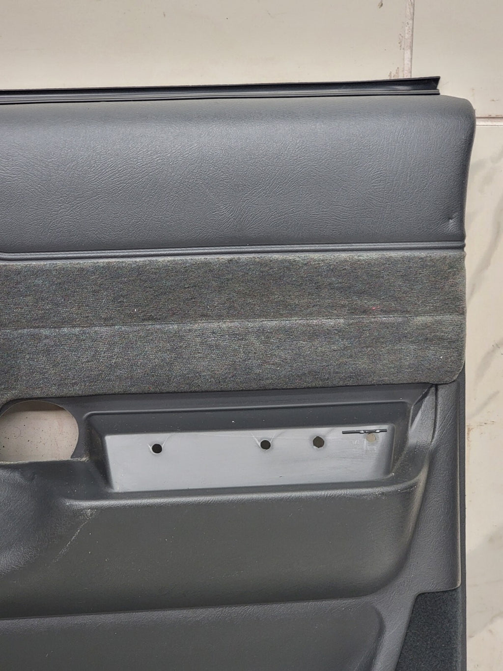98-04 Chevy Blazer Jimmy S-10 GMC Sonoma Front Door Panels AUTO OEM RIGHT GRAY