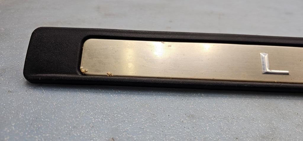 🔥2003-2011 Lincoln Town Car OEM Genuine Interior Trim Door Sill Plate