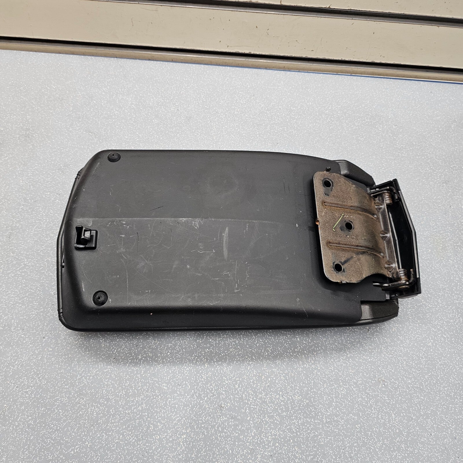 🔥08-13 Cadillac CTS Center Console Lid Armrest Leather Top Pad Assembly Black