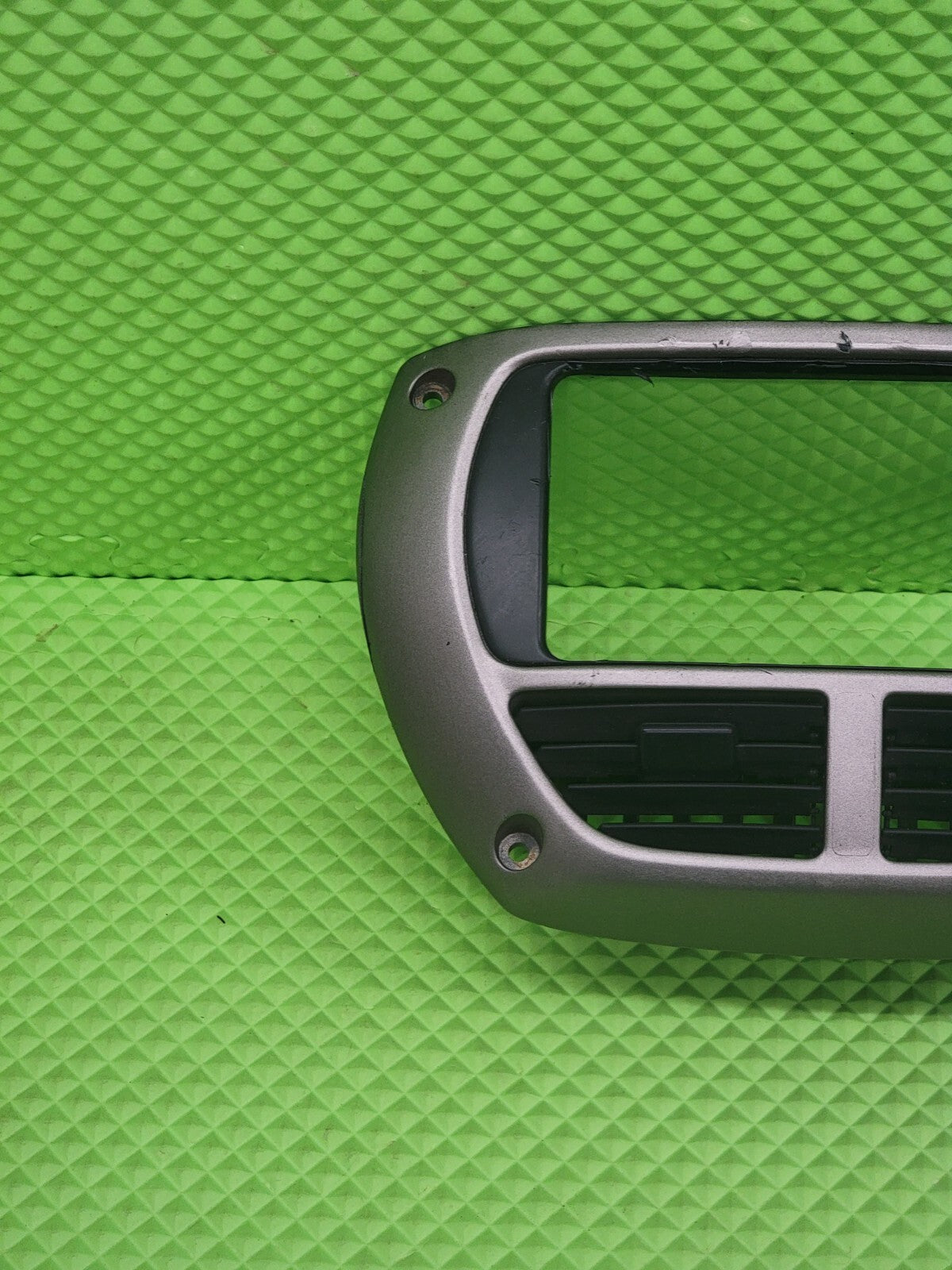 🔥2001-2003 Toyota Rav4 Center Dash Molding Trim Air Vents Radio Bezel gray B57
