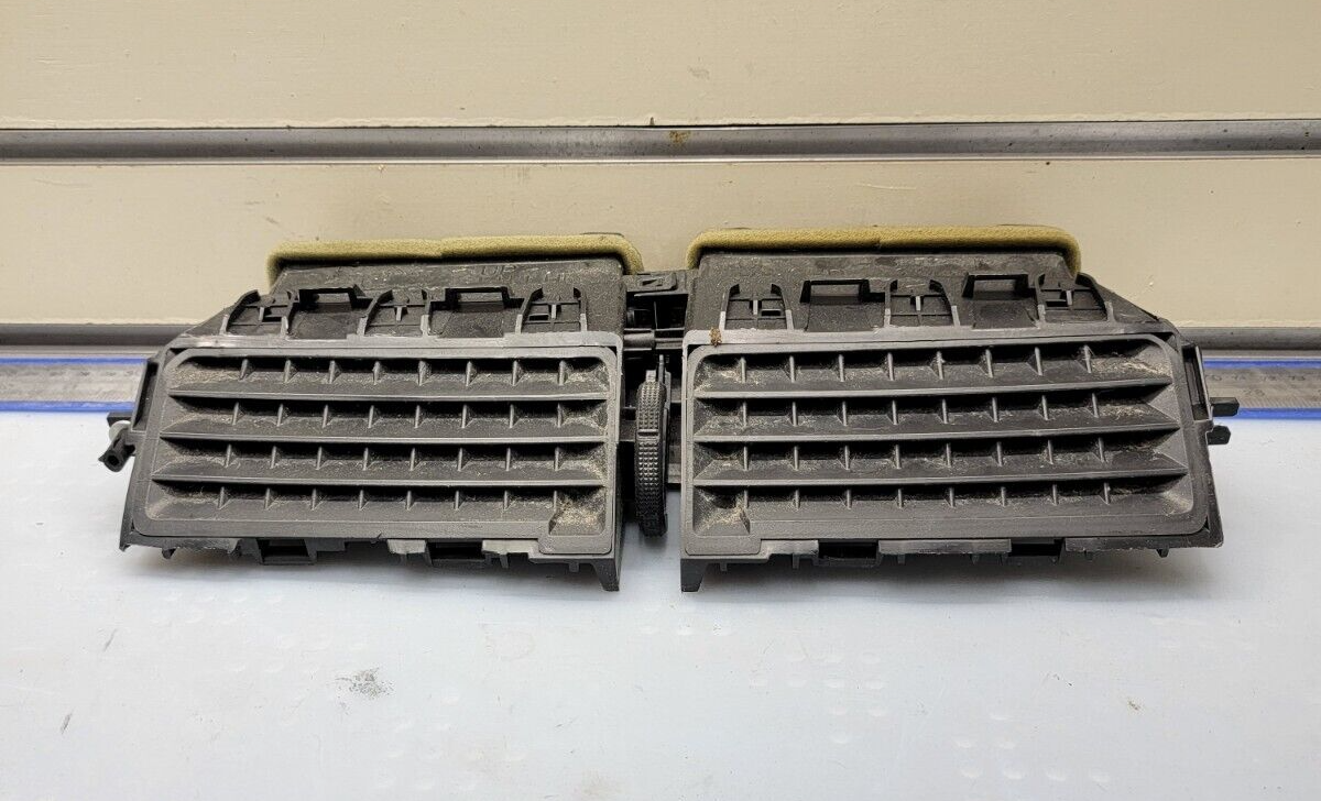 🔥2010-2012 Nissan Versa Dash Panel A/C Center Upper Air Vent Grilles OEM