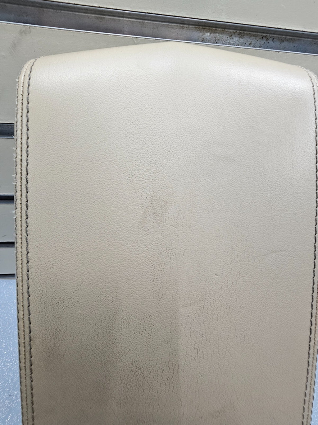 🔥08-13 Cadillac CTS Center Console Lid Armrest Leather Top Pad Assembly TAN