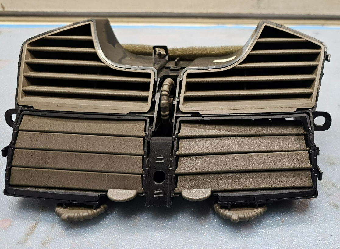 🔥04-08 Chevy Malibu Dash Center AC AIR Vent Heater Conditioning Black/TAN