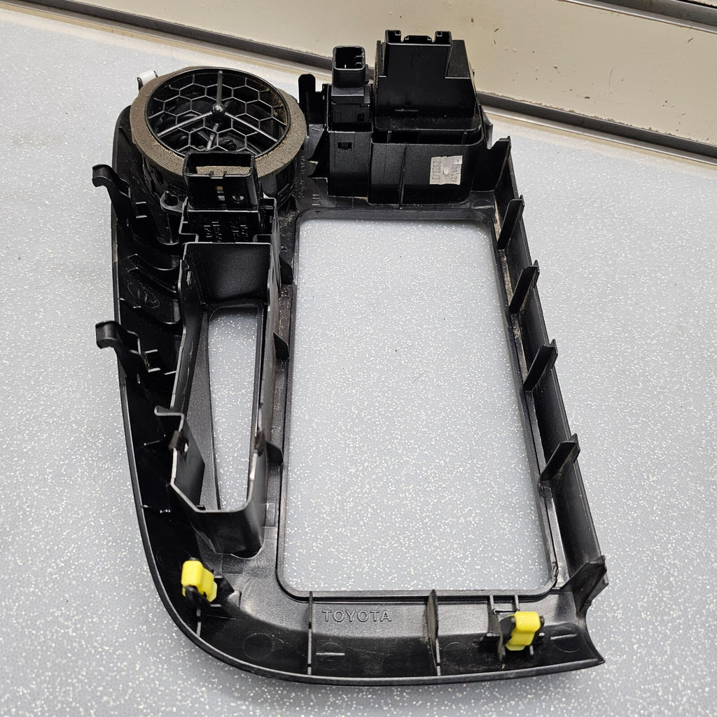 🔥03-08 Toyota MATRIX Pontiac VIBE Center Dash Radio Bezel Trim Panel SILVER B26
