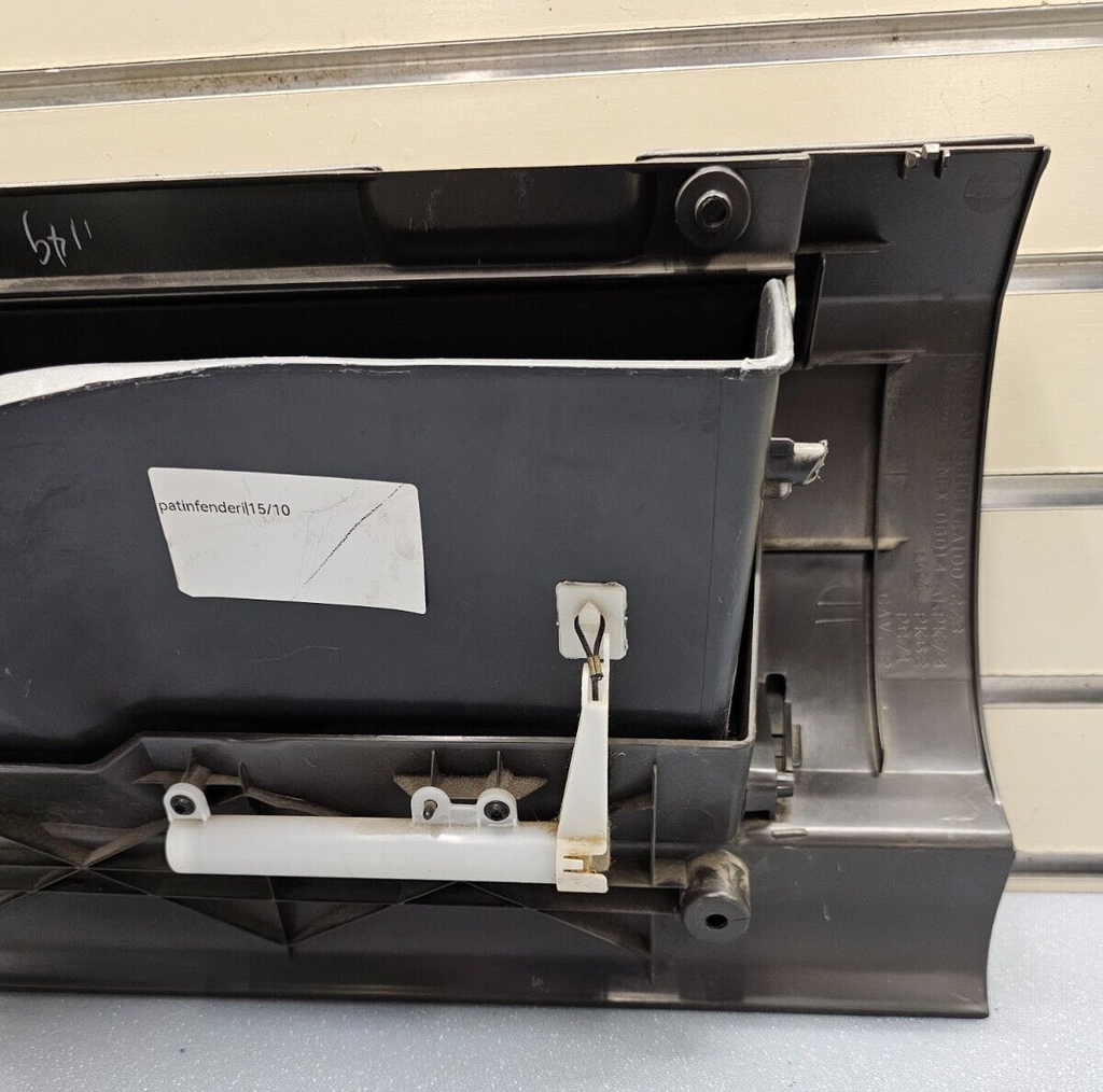 🔥05-12 Pathfinder 05-19 Frontier Dash Glove Box Compartment Assembly Graphite