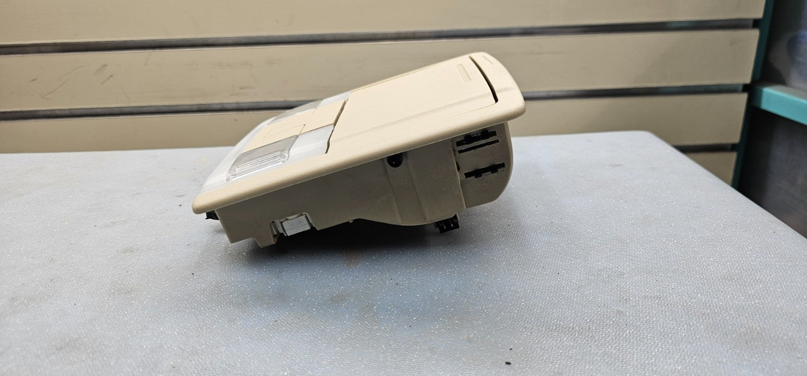 🔥07-19 EDGE TAURUS F150 FRONT OVERHEAD CONSOLE DOME LIGHT STORAGE ASSEMBLY TAN