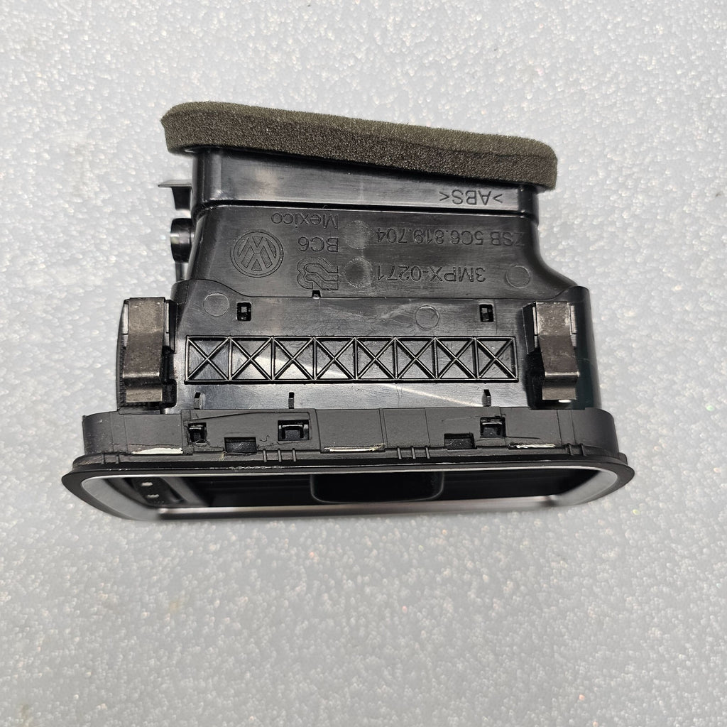 🔥11-18 VW Volkswagen Jetta Right Passenger Center Dash AC Air Vent Heater Trim