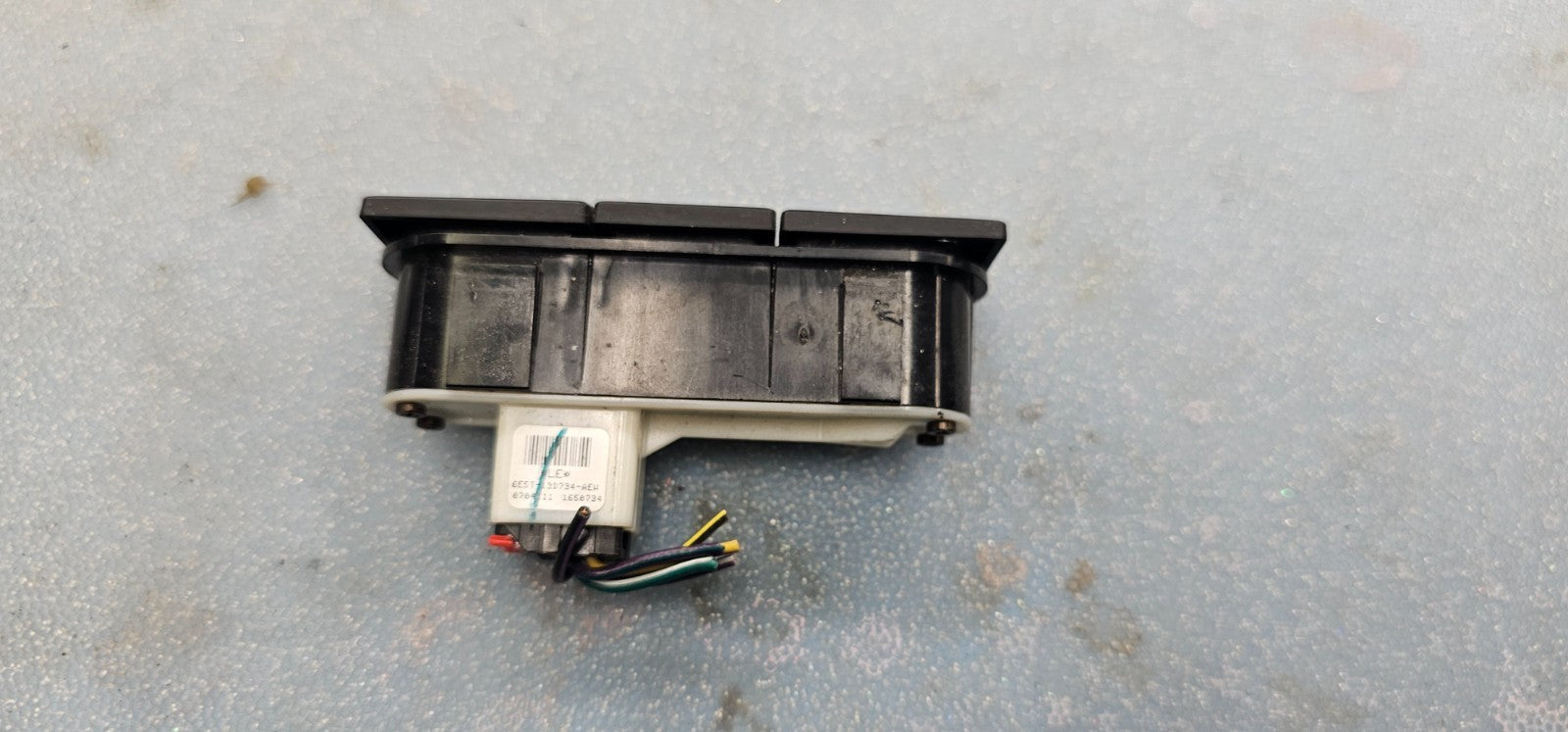 🔥06-09 FUSION MERCURY MILAN CENTER DASH HAZARD BUTTON SWITCH PASS RADIO BEZEL