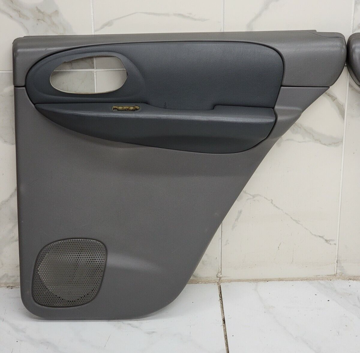 🔥2002-2009 CHEVROLET Trailblazer Gray REAR PASSENGER RIGHT SIDE Door Panel D8