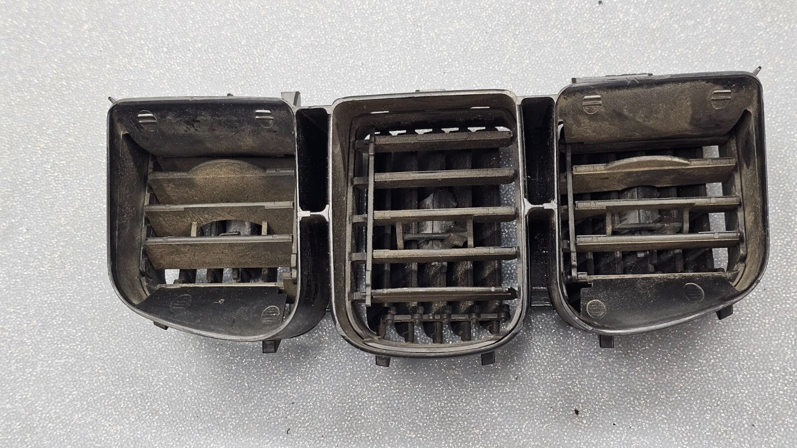 🔥01-07Dodge Grand Caravan Town & Country Center Air Vent A/C Heater Panel Black