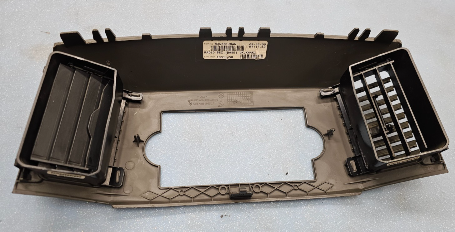 🔥05-07 Grand Cherokee Radio Dash Bezel Trim Surround Vent SLATE DK GRAY B30