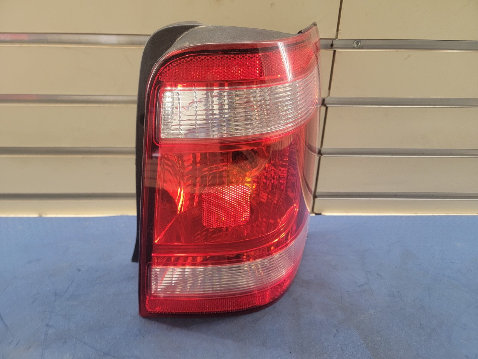 🔥08-12 Ford Escape Right Passenger Side Rear Tail Light Lamp Assembly chrome