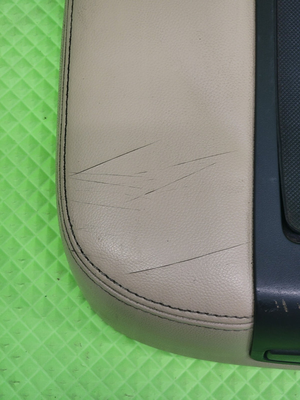 🔥07-13 Chevy Tahoe, Suburban, Yukon Leather Console Lid Armrest Cover TAN JS5