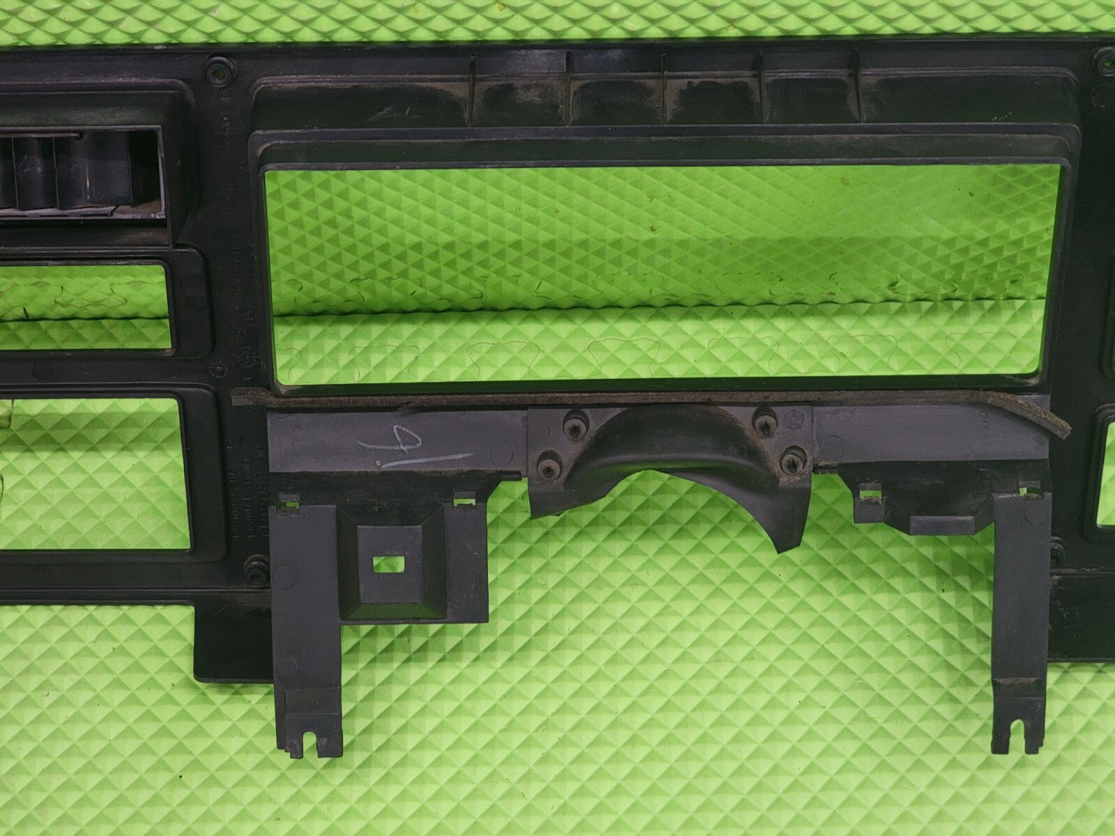 87-96 Dodge Dakota OEM INSTRUMENT CLUSTER DASH SPEEDOMETER TRIM BEZEL WOOD C29