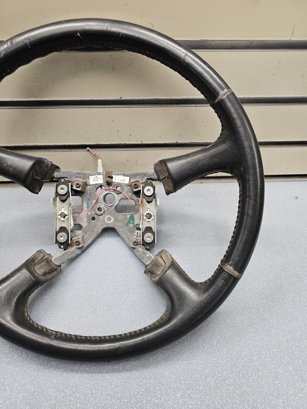 99-02 Chevy Silverado Tahoe Suburban Blazer SONOMA Steering Wheel Leather black