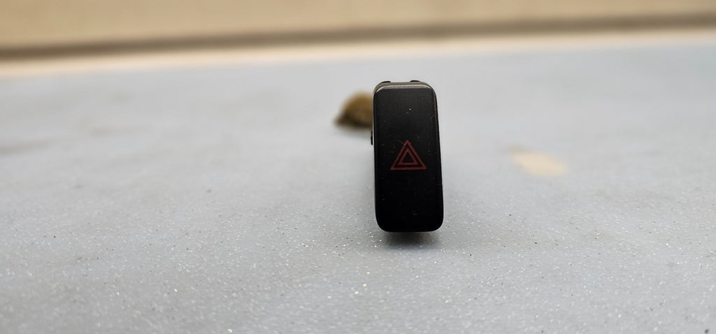 🔥01-03 MAZDA PROTEGE PROTEGE5 HAZARD EMERGENCY FLASHER 4WAY SWITCH BUTTON