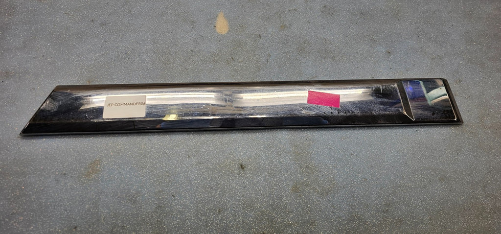 🔥2006-2010 Jeep Commander  Rear Door Molding SILVER