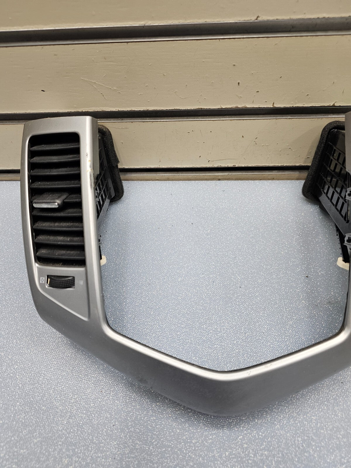 🔥2011 - 2015 Chevrolet Cruze Center Dash Air Vent Bezel trim silver