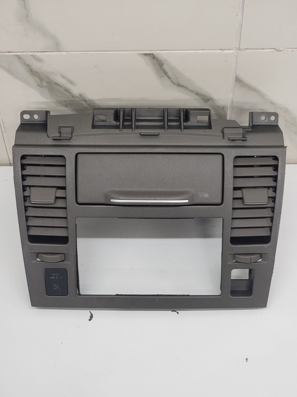🔥2007-2012Nissan VERSA Dash Radio Bezel GRAY B74
