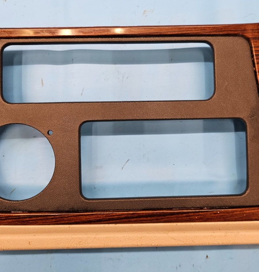 🔥02-06 Cadillac Escalade Radio Dash Trim Bezel with Clock  Tan/woodgrain