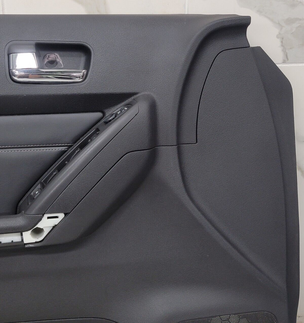 06-10 HUMMER H3 driver LEFT FRONT DOOR TRIM PANEL DARK GRAY OEM