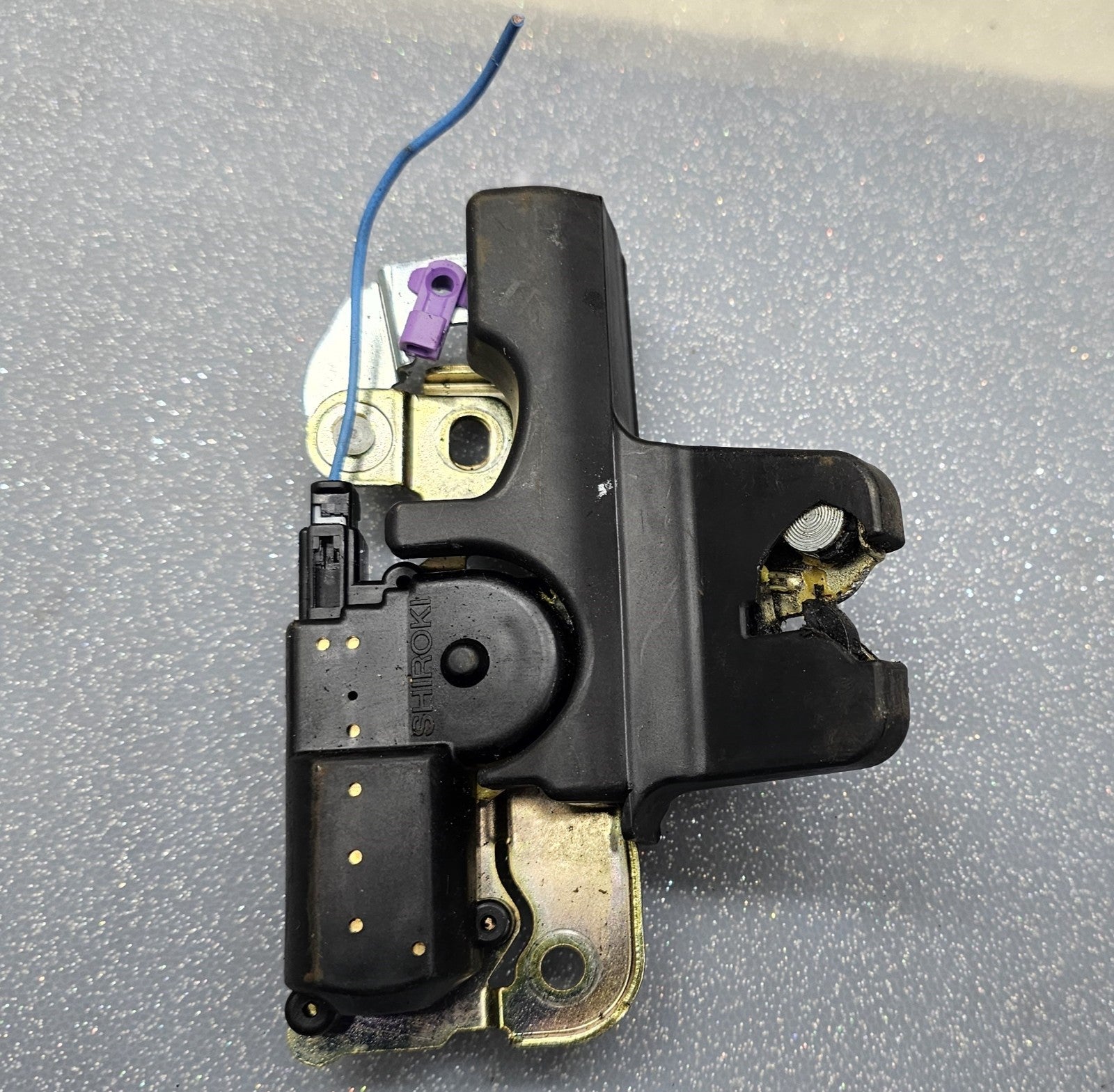 🔥00-04 Avalon Trunk Latch Deck Lid Door Lock Actuator Luggage Compartment OEM