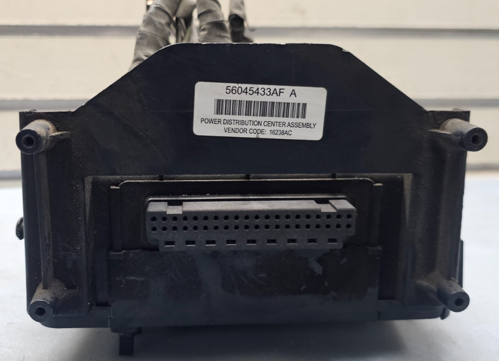 🔥02-05 DODGE RAM INTEGRATED POWER DISTRIBUTION MODULE FUSE BOX OEM